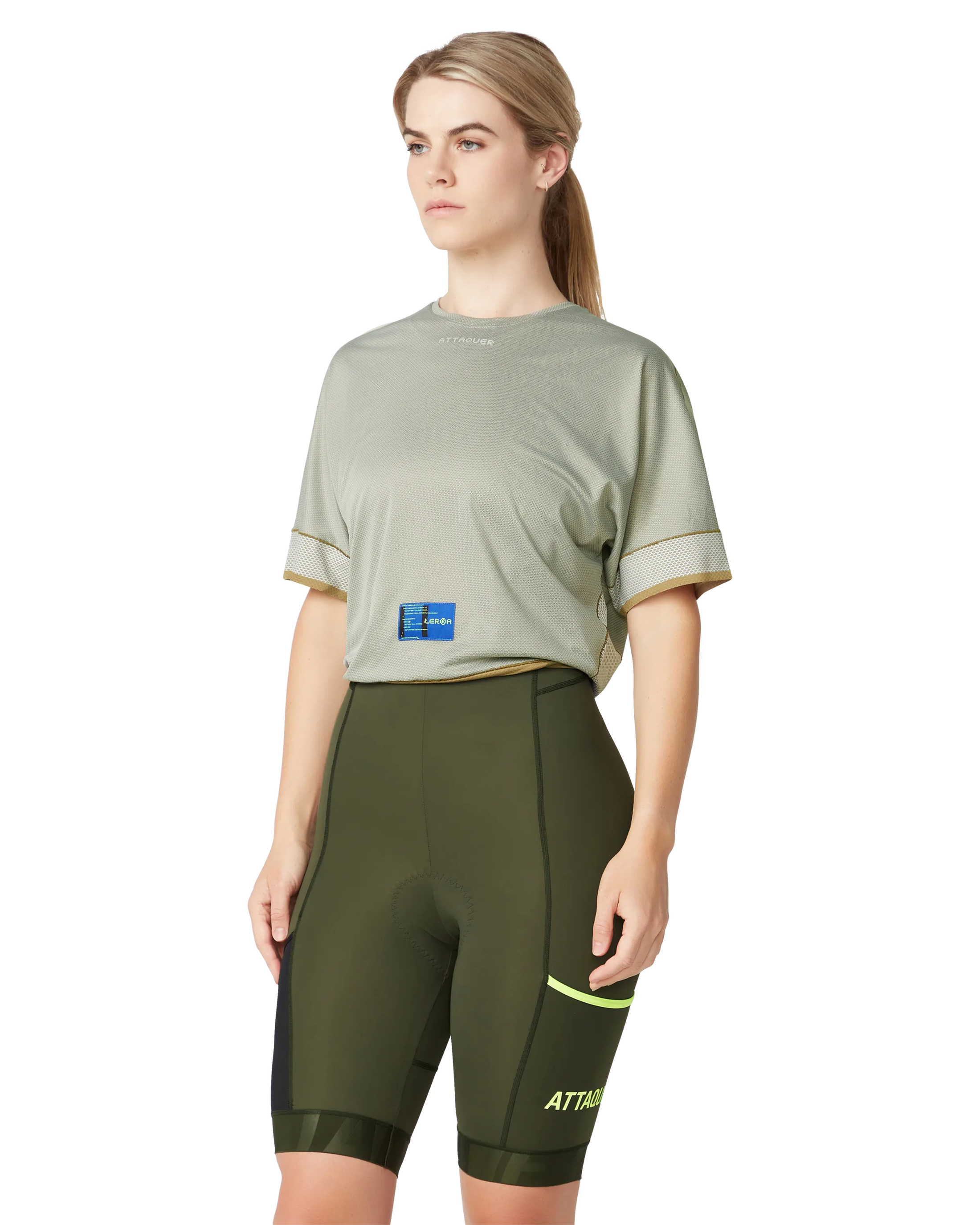 Terra Womens Crop Tech Tee Sand-Attaquer-Attaquer