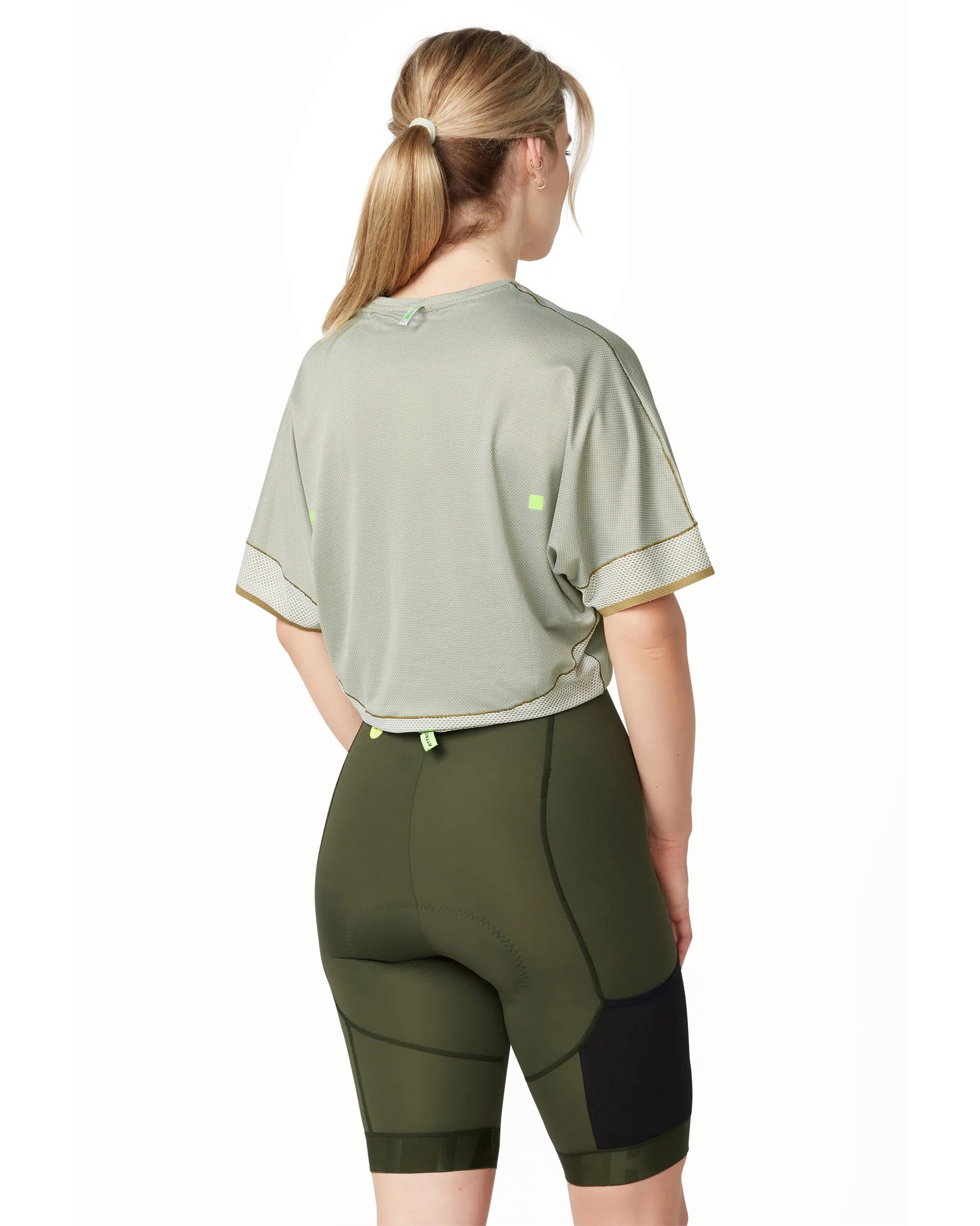 Terra Womens Crop Tech Tee Sand-Attaquer-Attaquer
