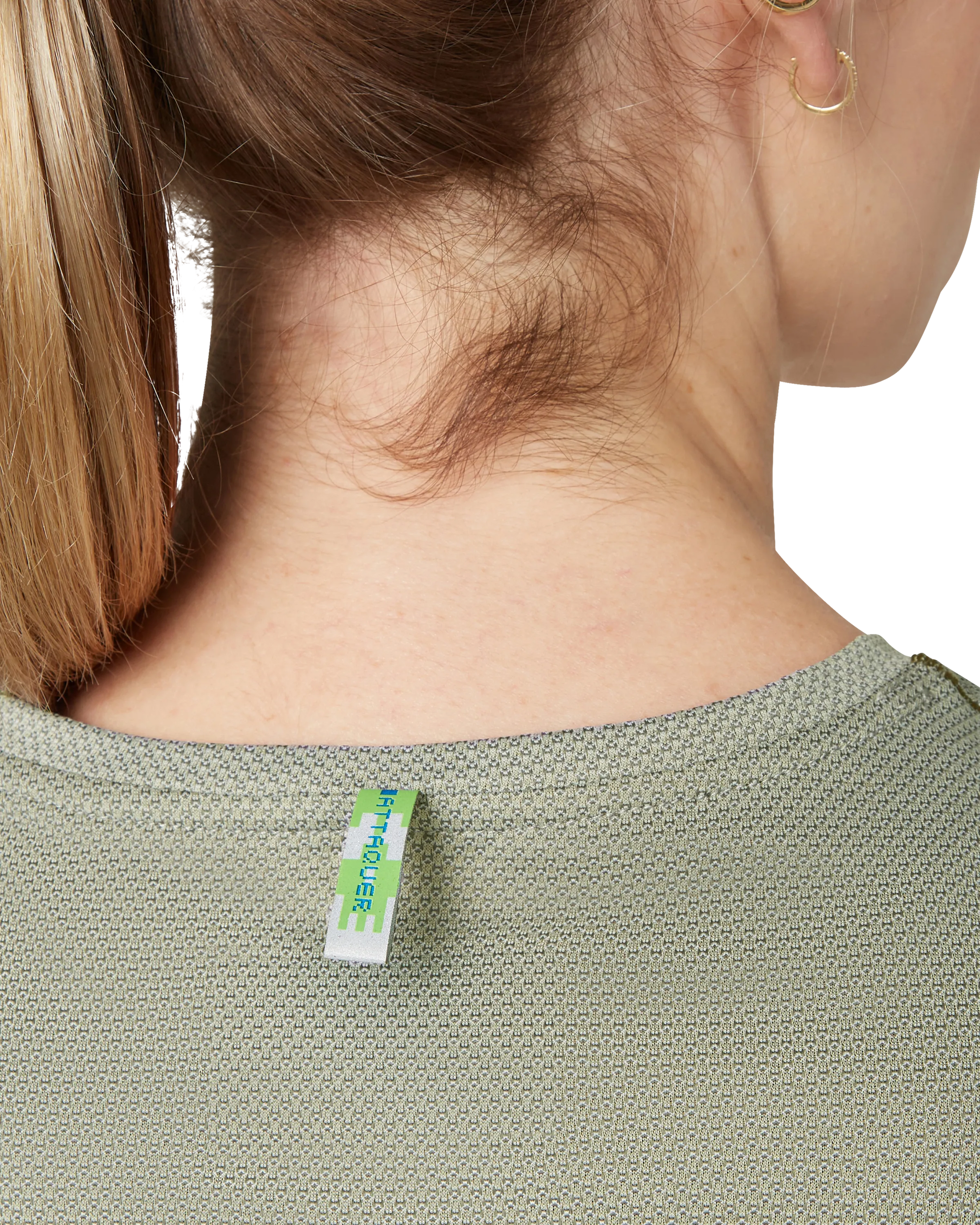 Terra Womens Crop Tech Tee Sand-Attaquer-Attaquer