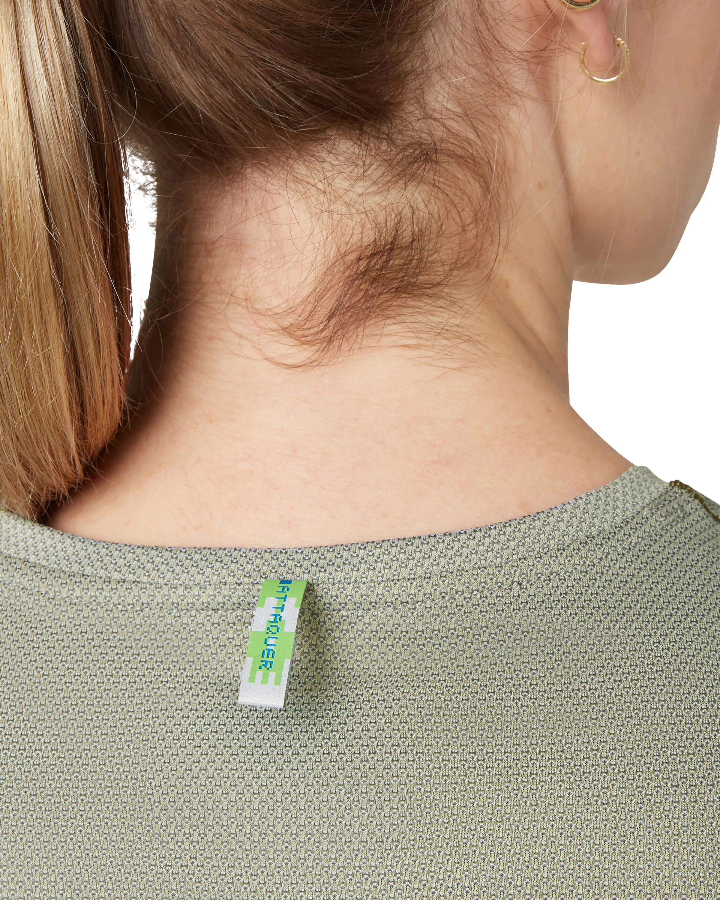 Terra Womens Crop Tech Tee Sand-Attaquer-Attaquer