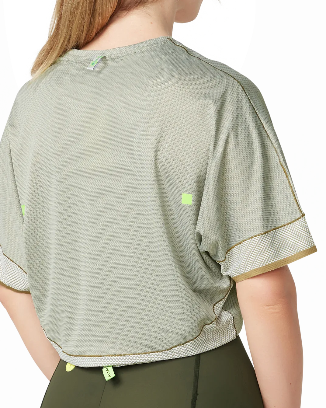 Terra Womens Crop Tech Tee Sand-Attaquer-Attaquer