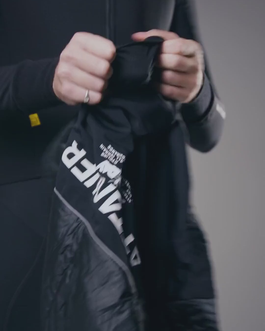 Attaquer_Quilted_Mens_Gilet07_1080x1350.mp4